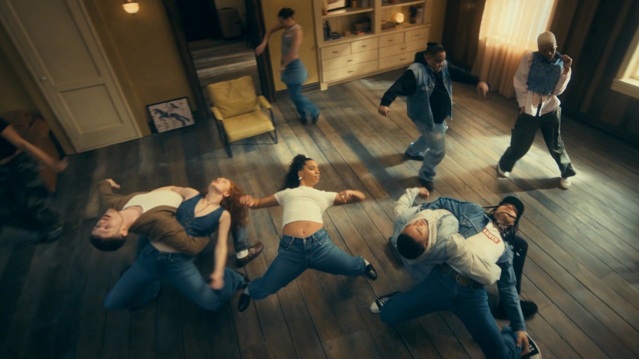 LEVI’S The Floor Is Yours