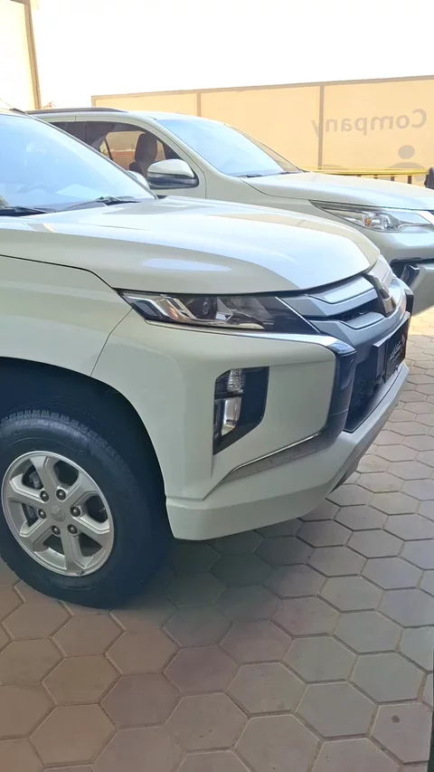 ميتسوبيشي L200 Double Cab 2023