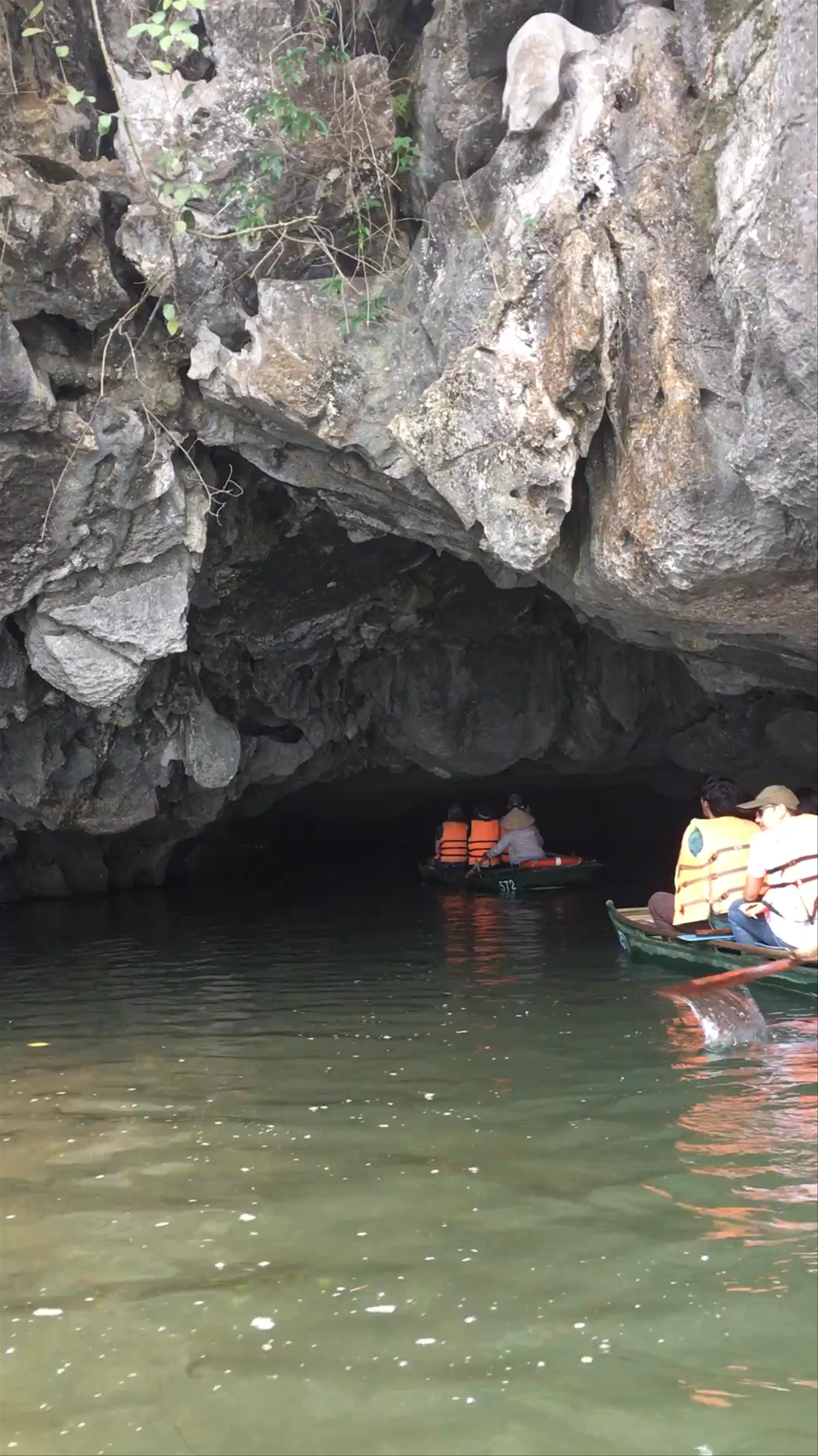 Nhà hàng Quảng Hiền