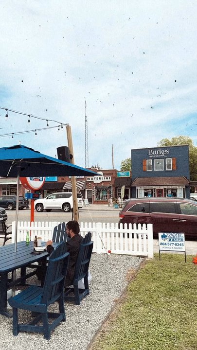 Small Town Burger - Burgers were SO good I came back two times in one weekend! Also has a very nice outdoor seating area. Staff 10/10! We will be back! - Burgers Near Me - Kilmarnock, Virginia