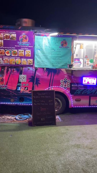 Jamaica's Hot Pot - Food Trucks Near Me - Baytown, Texas
