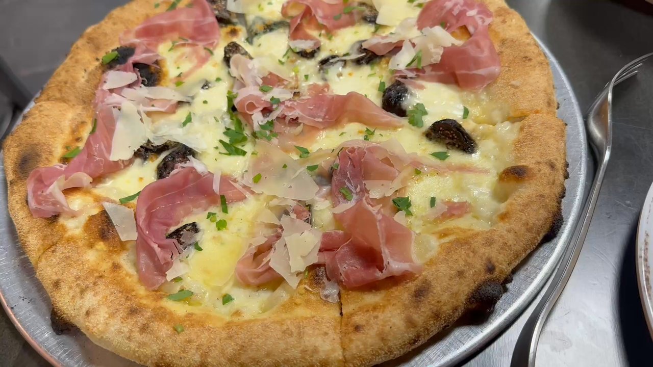 Calogero's - Pizza Near Me - Naperville , Illinois