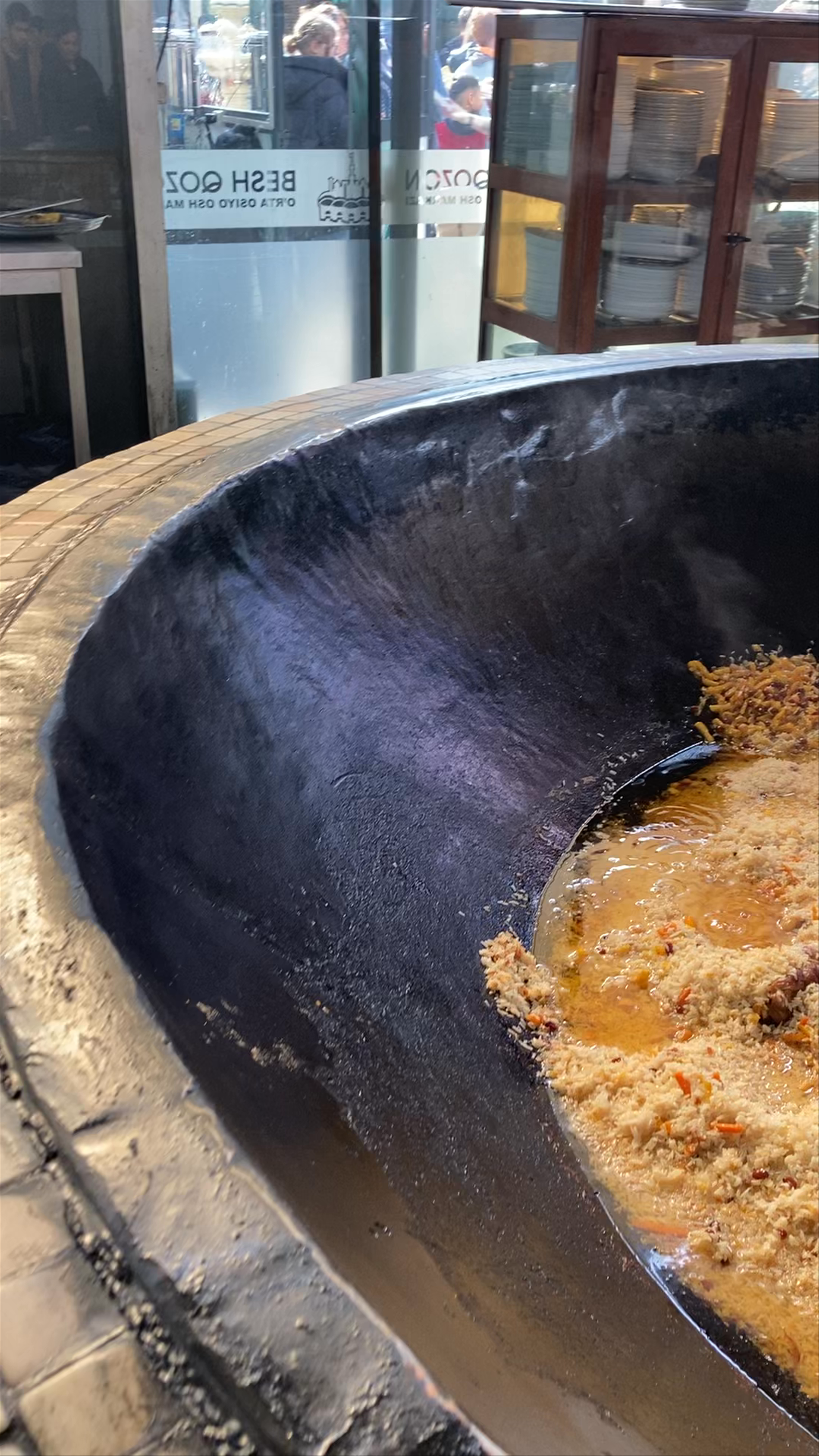 Besh Qozon Pilaf Center