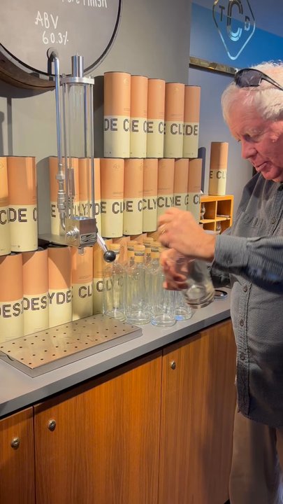 The Clydeside Distillery - Filling my own bottle - Distilleries Near Me - Glasgow, GLG