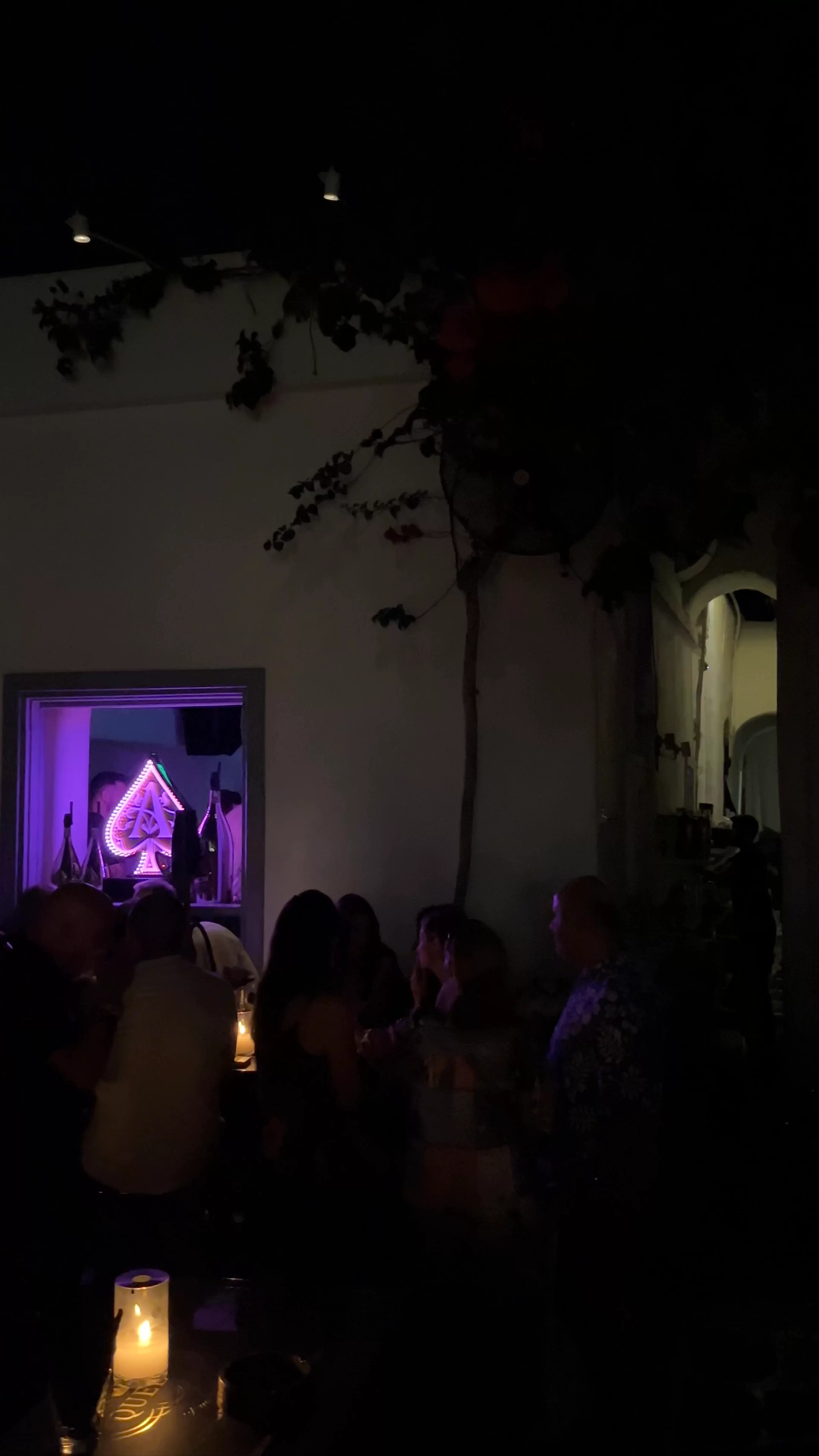 Queen of Mykonos, Enoplon Dinameon