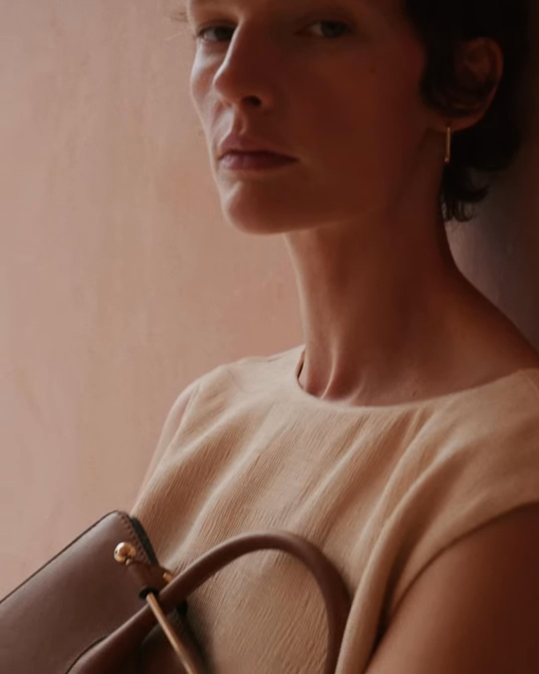 ストラスベリー - Midi Tote - トップハンドルレザートート - タン