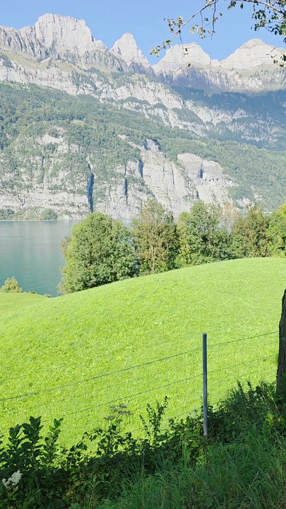 Autobahnraststätte Walensee - A rest stop on the autobahn with a beautiful view - Restaurants Near Me - Quarten, SG
