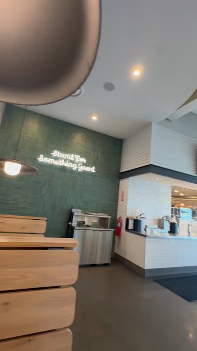 Shake Shack Pike 7 - Inside - Burgers Near Me - Vienna, Virginia
