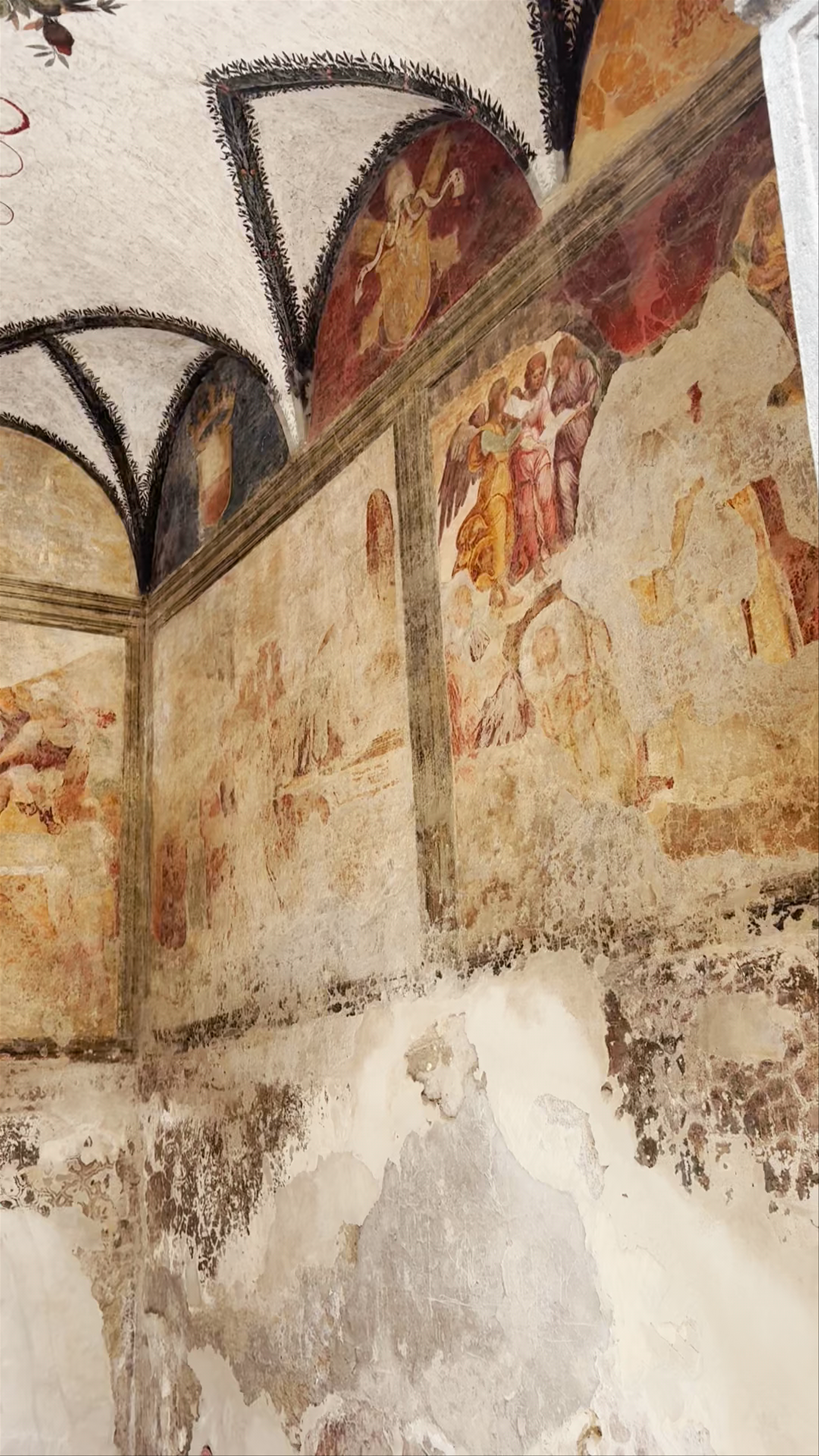 Basilica di San Gennaro ad Antignano: Timeless Frescoes in Napoli
