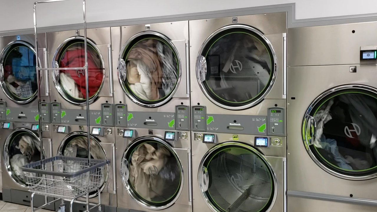 Iowa Coin laundry - Laundromat Near Me - Riverside, California
