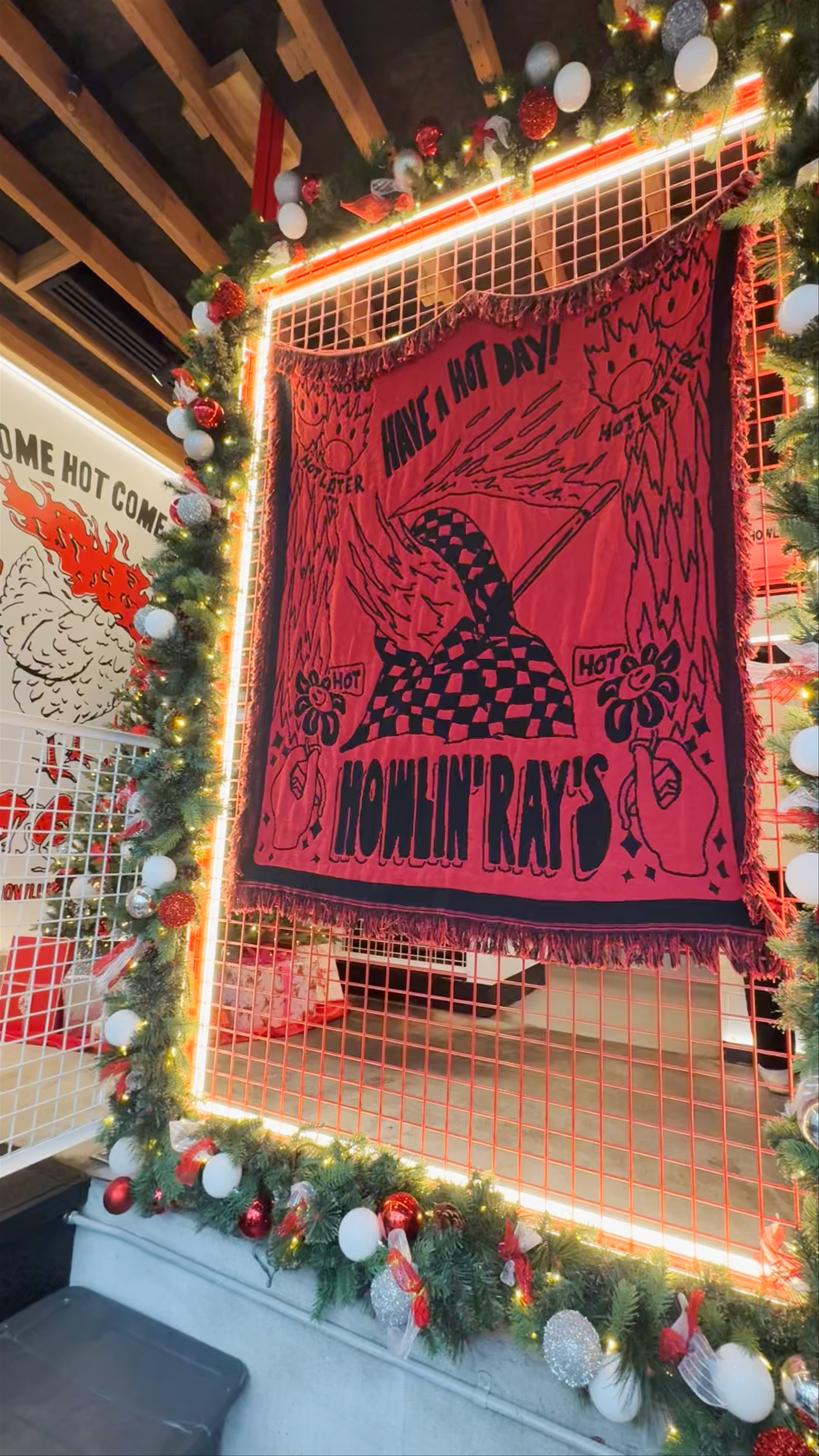 Howlin' Ray's Hot Chicken - Pasadena