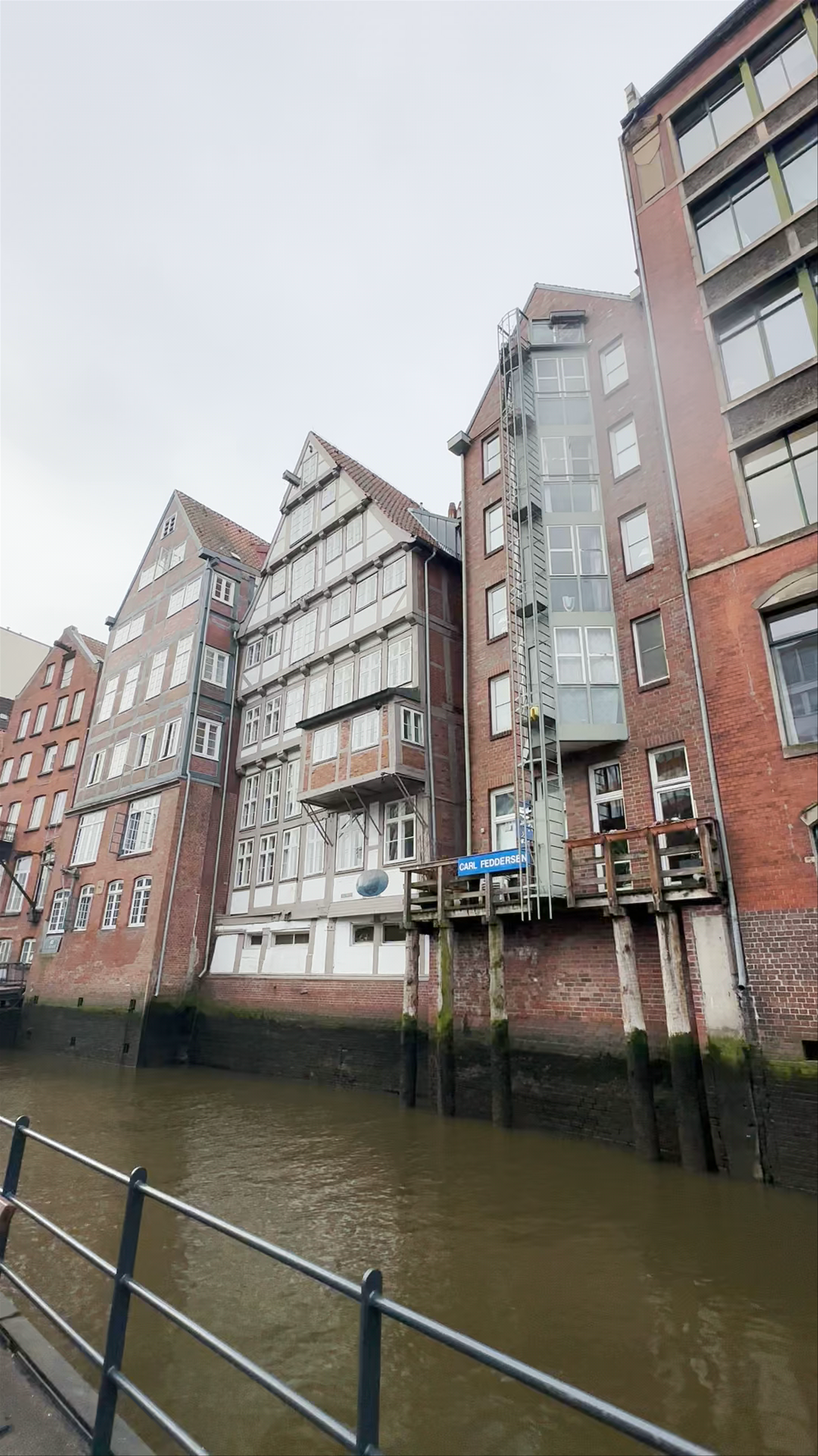 Kleines Dock by Deichstraße: Historic Waterfront Charm in Hamburg