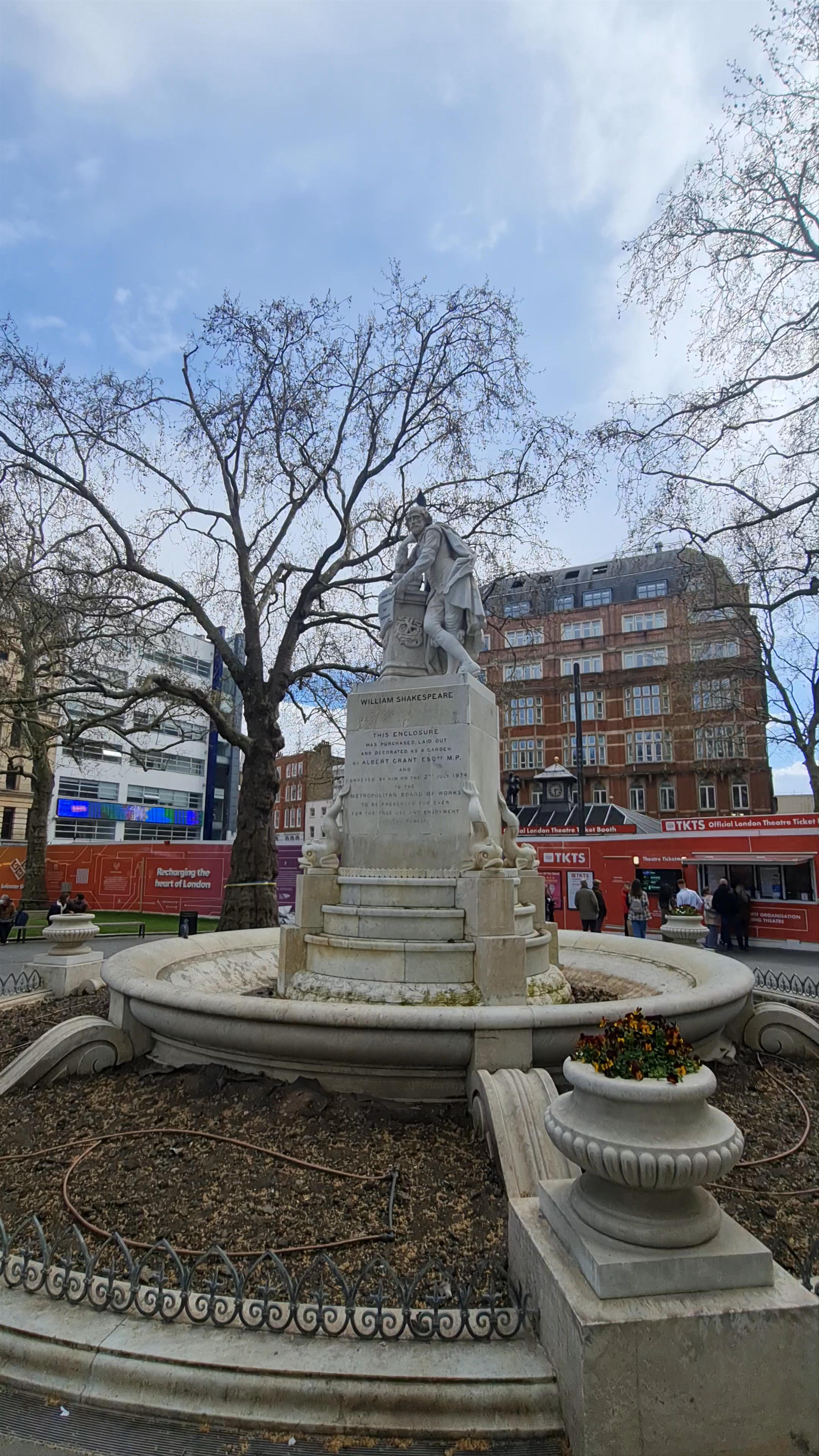Leicester Square: Iconic Urban Hub in London