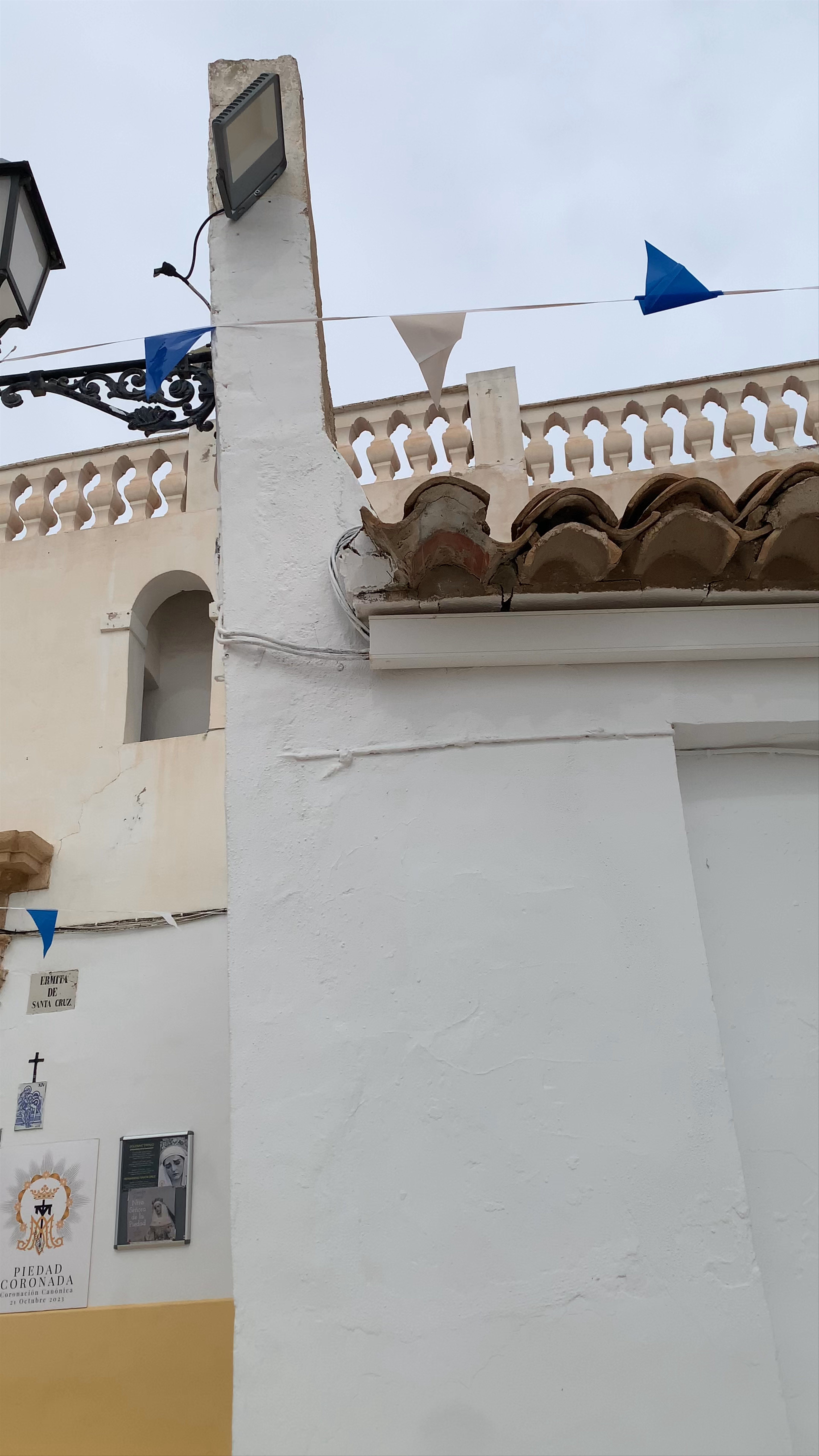 Ermita Santa Cruz: Serene Historic Sanctuary with Panoramic Views in Alicante