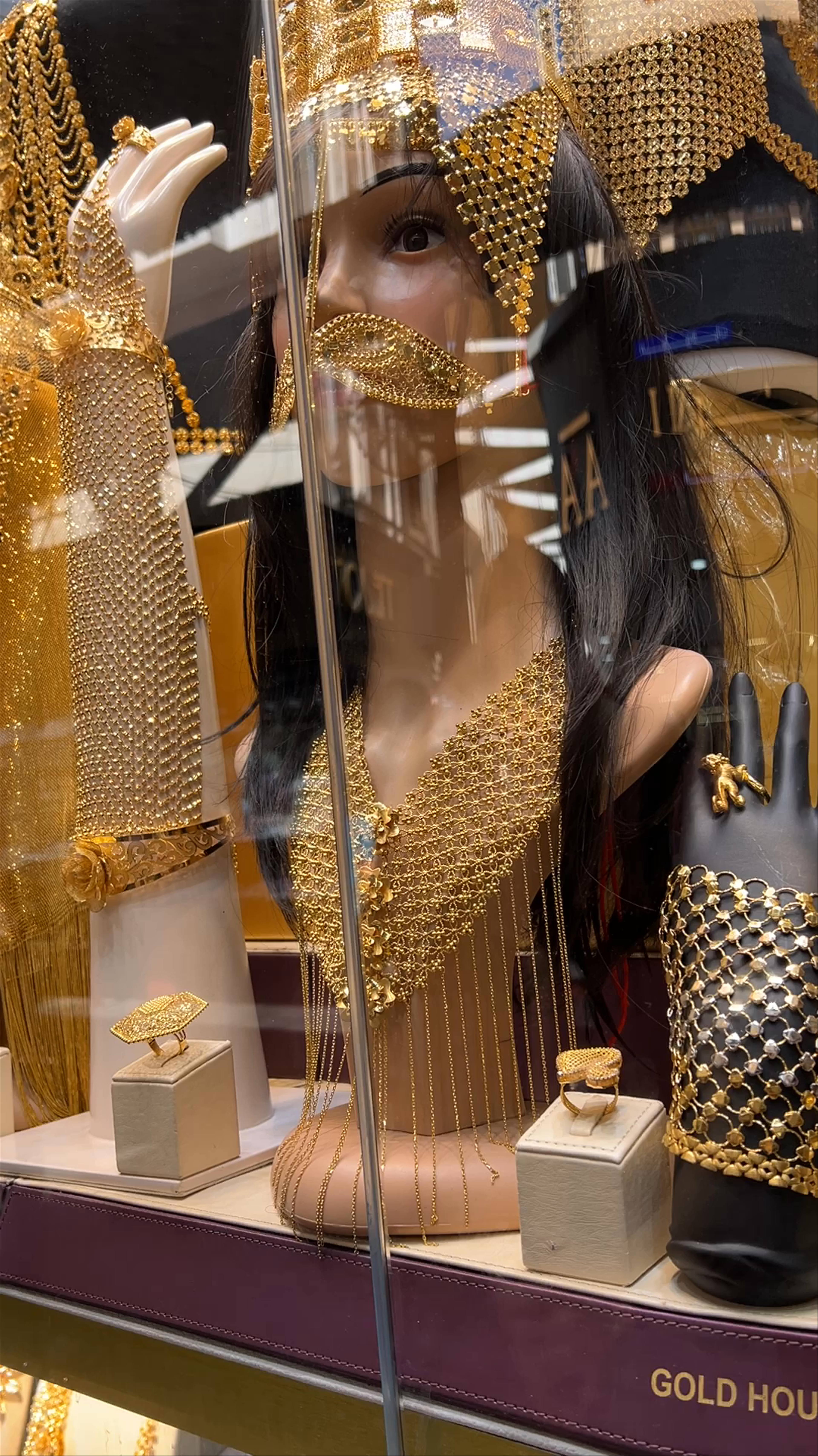 A Glimmering Journey Through Grand Souk Gold Shops in Dubai