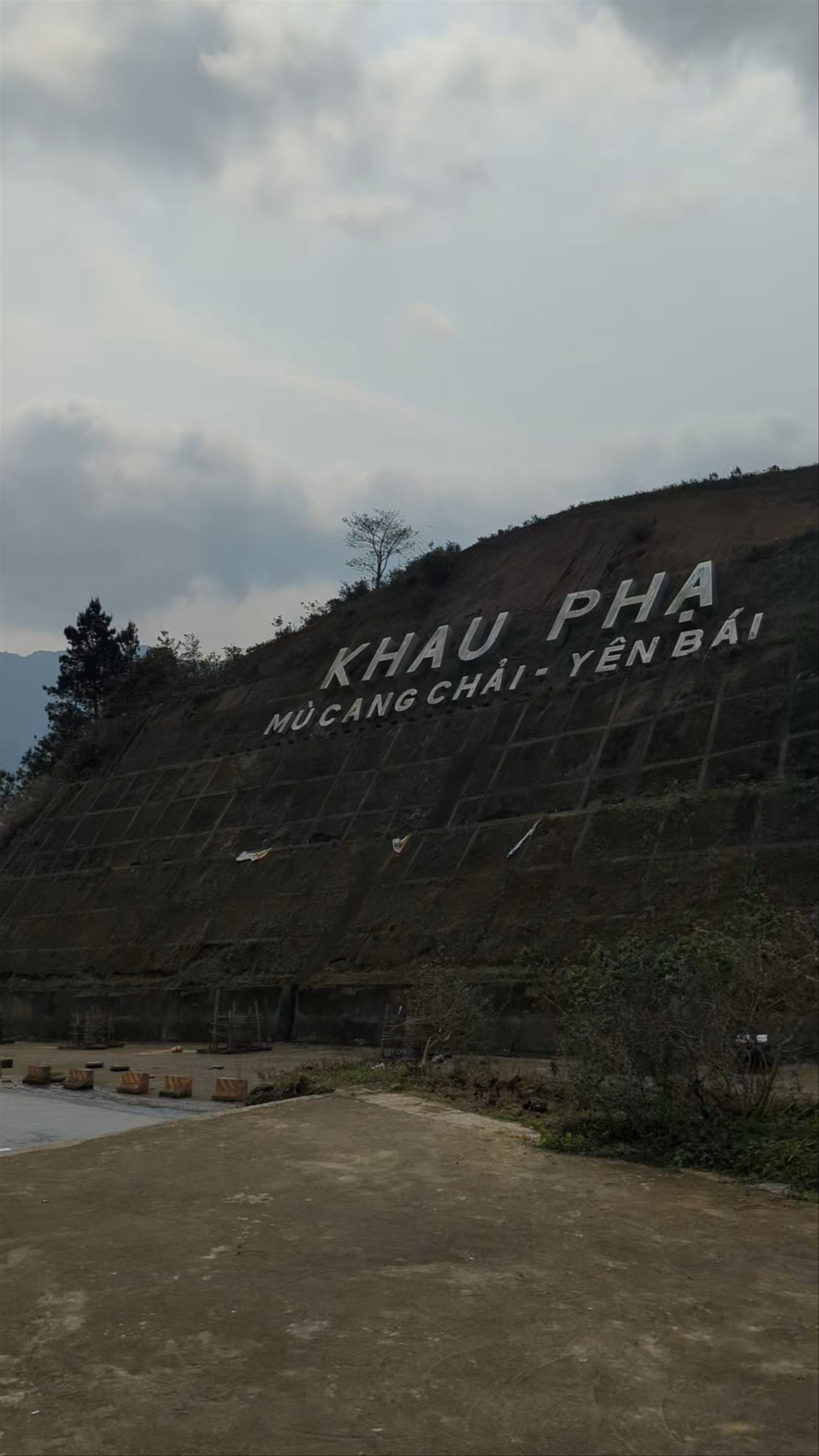 Khau Phạ Pass