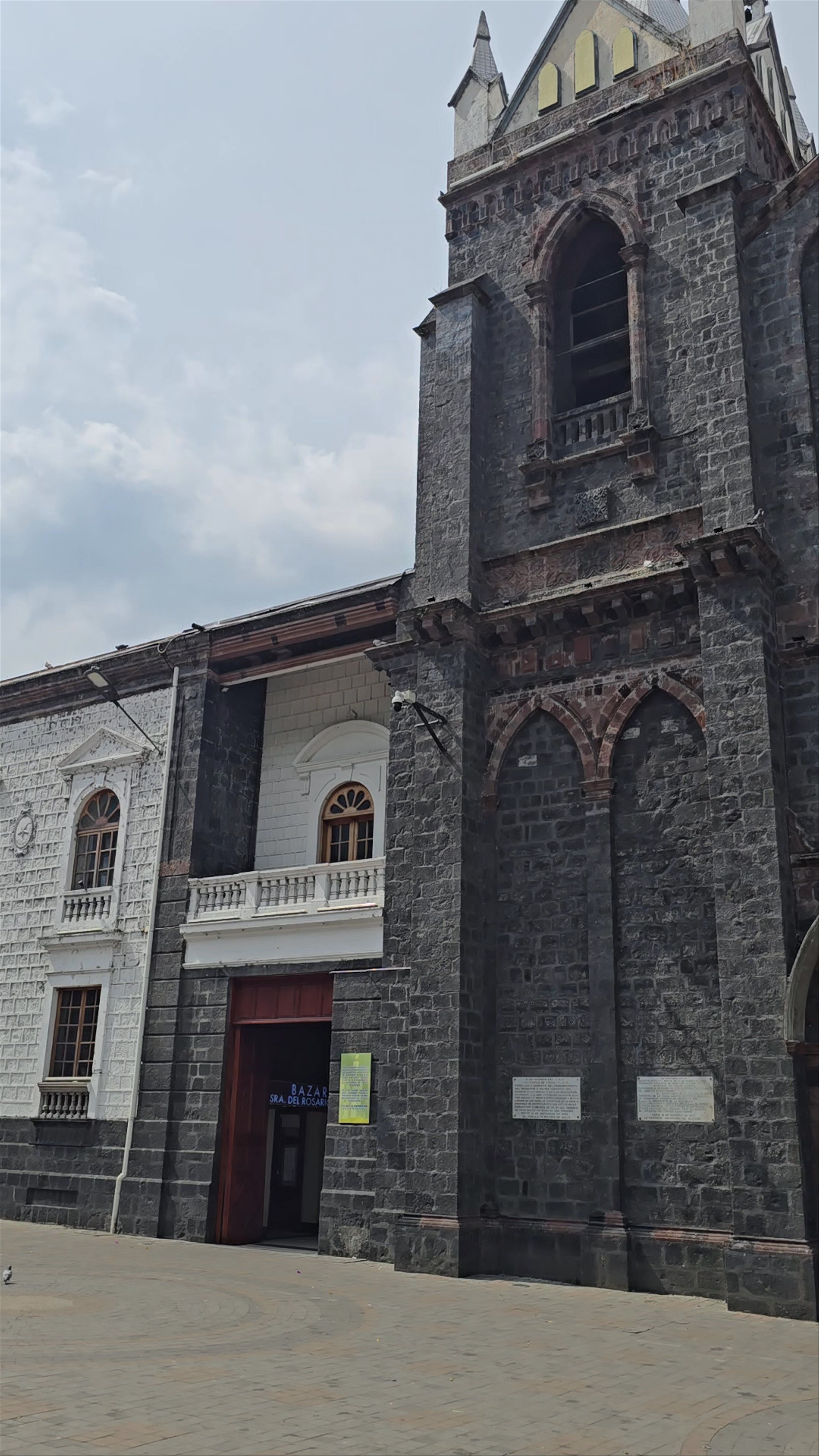 Santuario y Basílica Católica Nuestra Señora del Rosario de Agua Santa de Baños