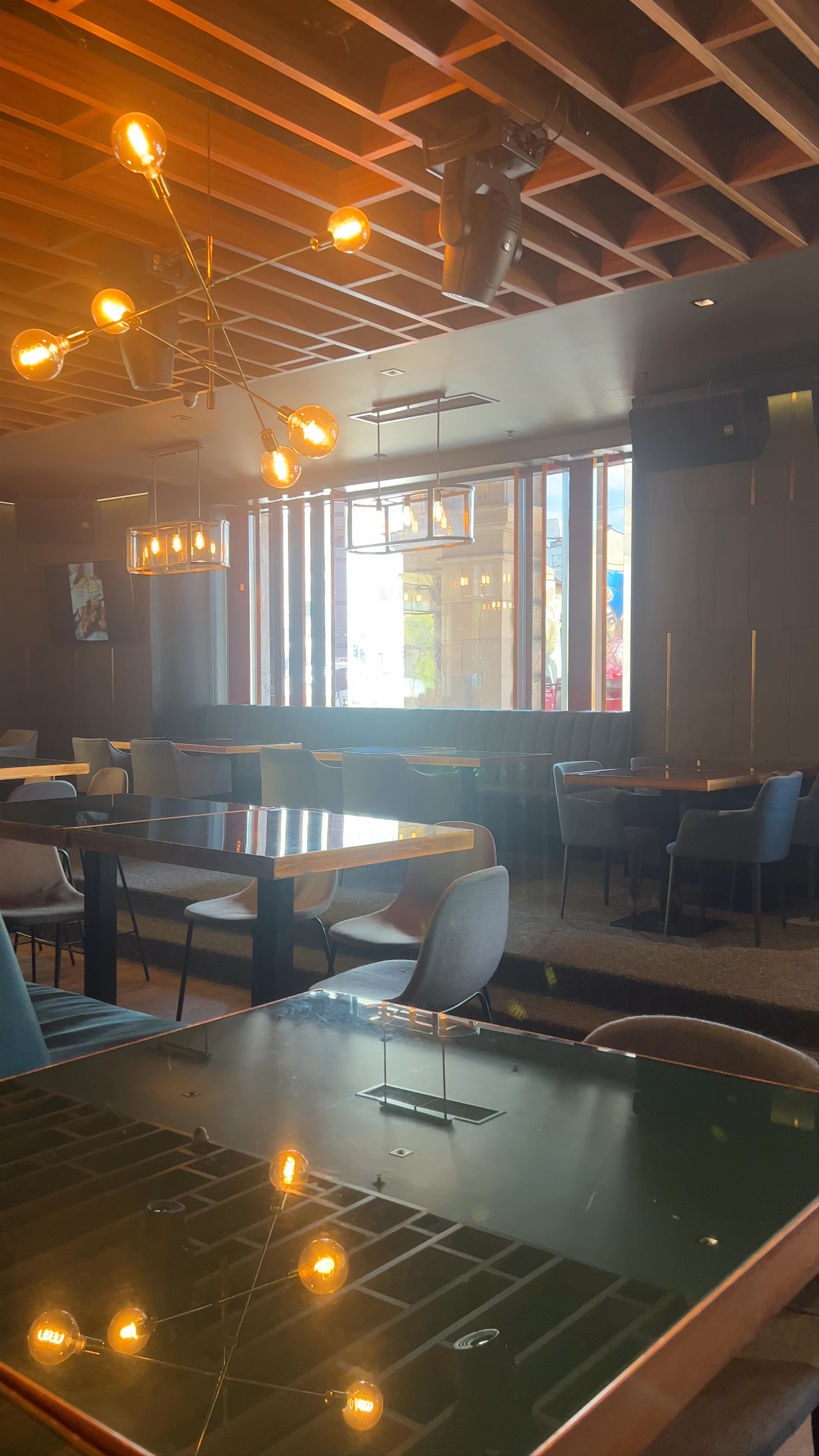 Largo bar and dinner