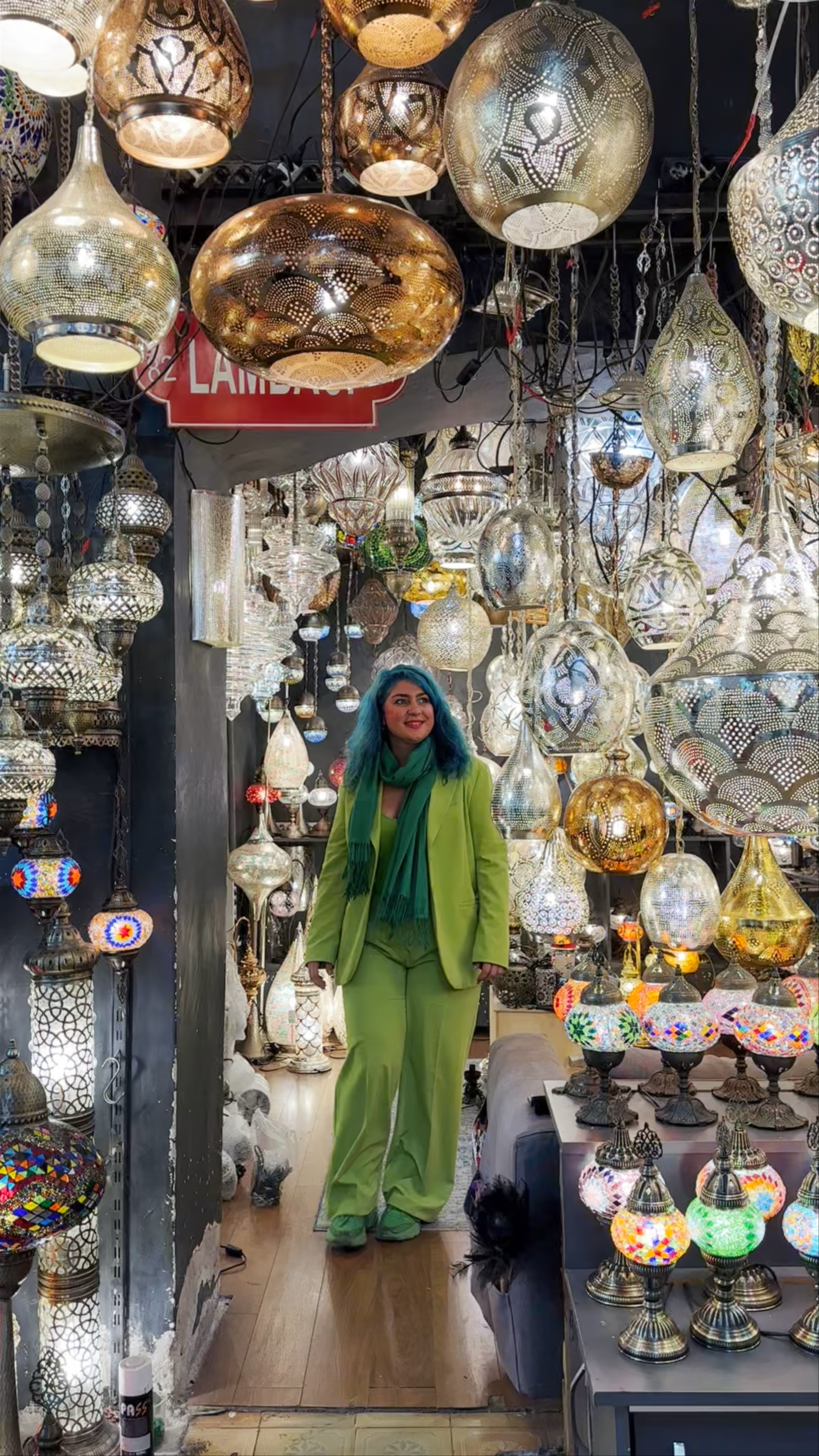 Enchanting Lights and Timeless Traditions in Istanbul’s Kapalı Çarşı