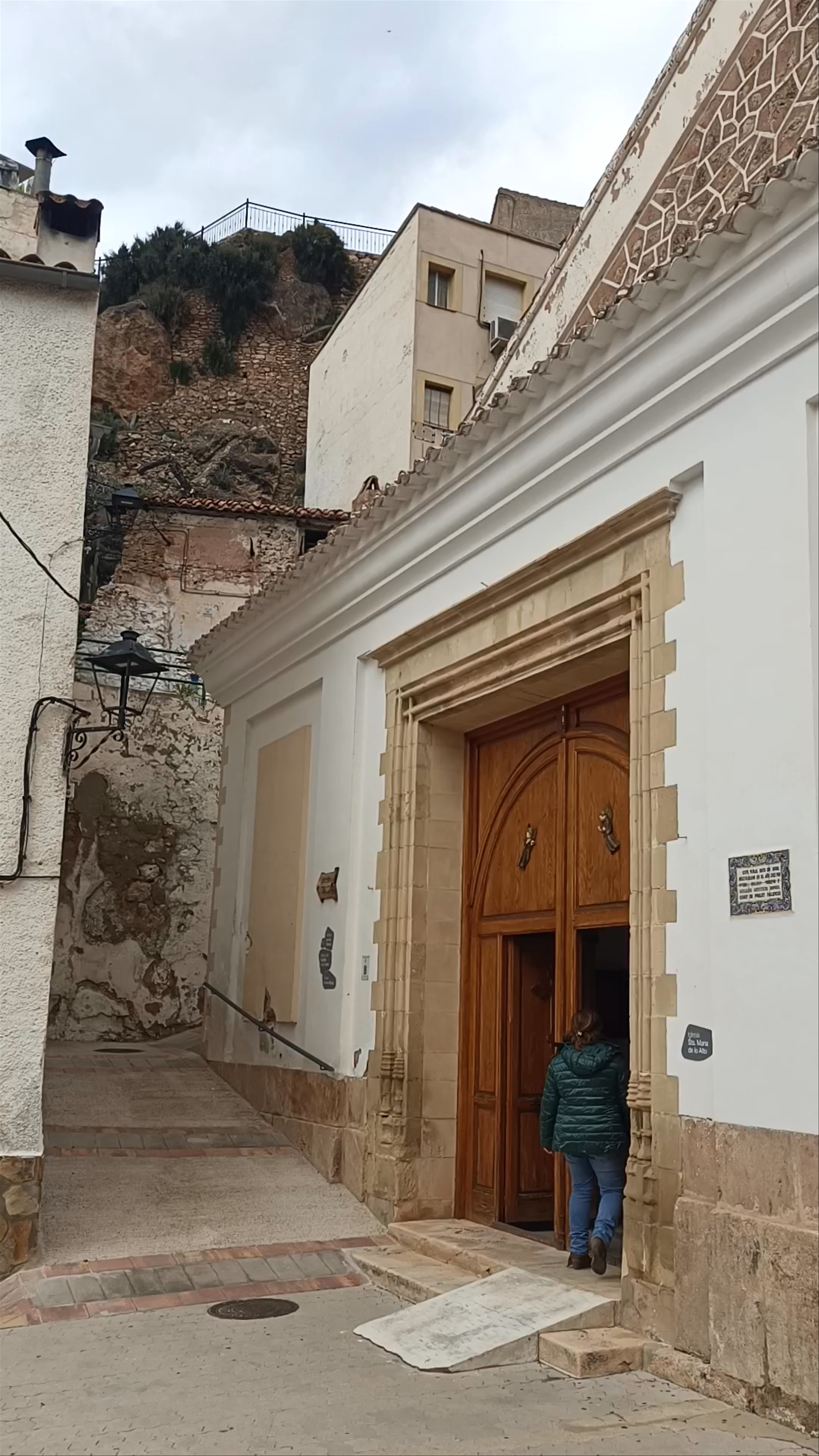 Iglesia de Nuestra Señora de lo Alto: A Serene Historic Church in Ayna, Spain