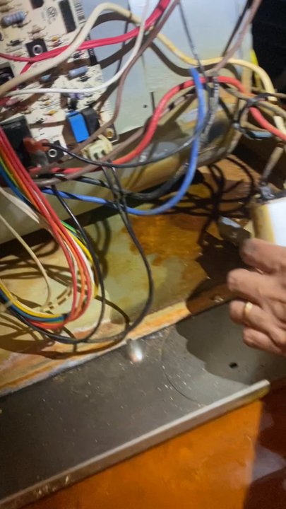 EZ Comfort Air Conditioning & Heating - Diagnosing AC issues - Heating & Air Conditioning/HVAC Near Me - Humble, Texas