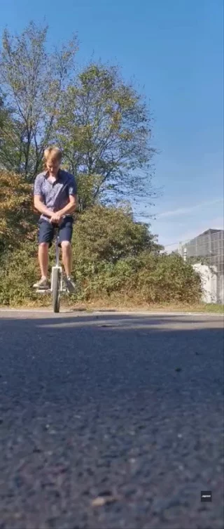 riu submission: seated inside jam - body varial