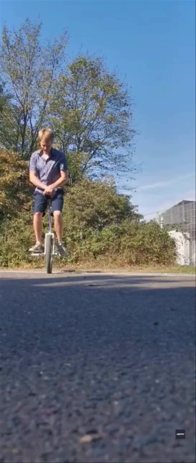 riu submission: seated inside jam - body varial