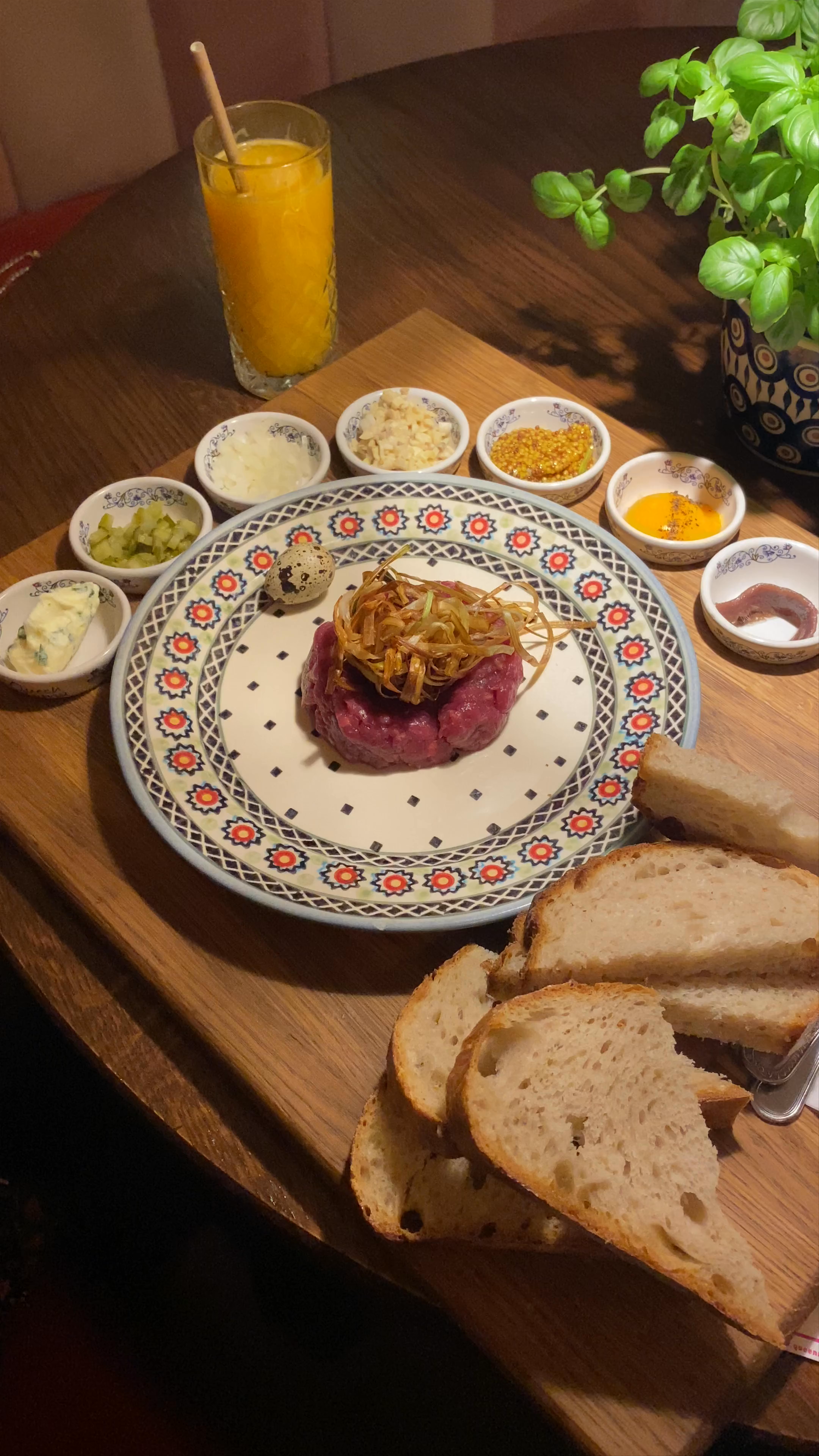 Queen Mama: Cozy Italian Tapas in Lublin's Historic Heart