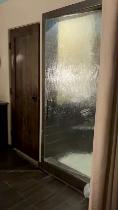 El Monte Sagrado - "Mountain" hotel room - Hotels Near Me - Taos, New Mexico