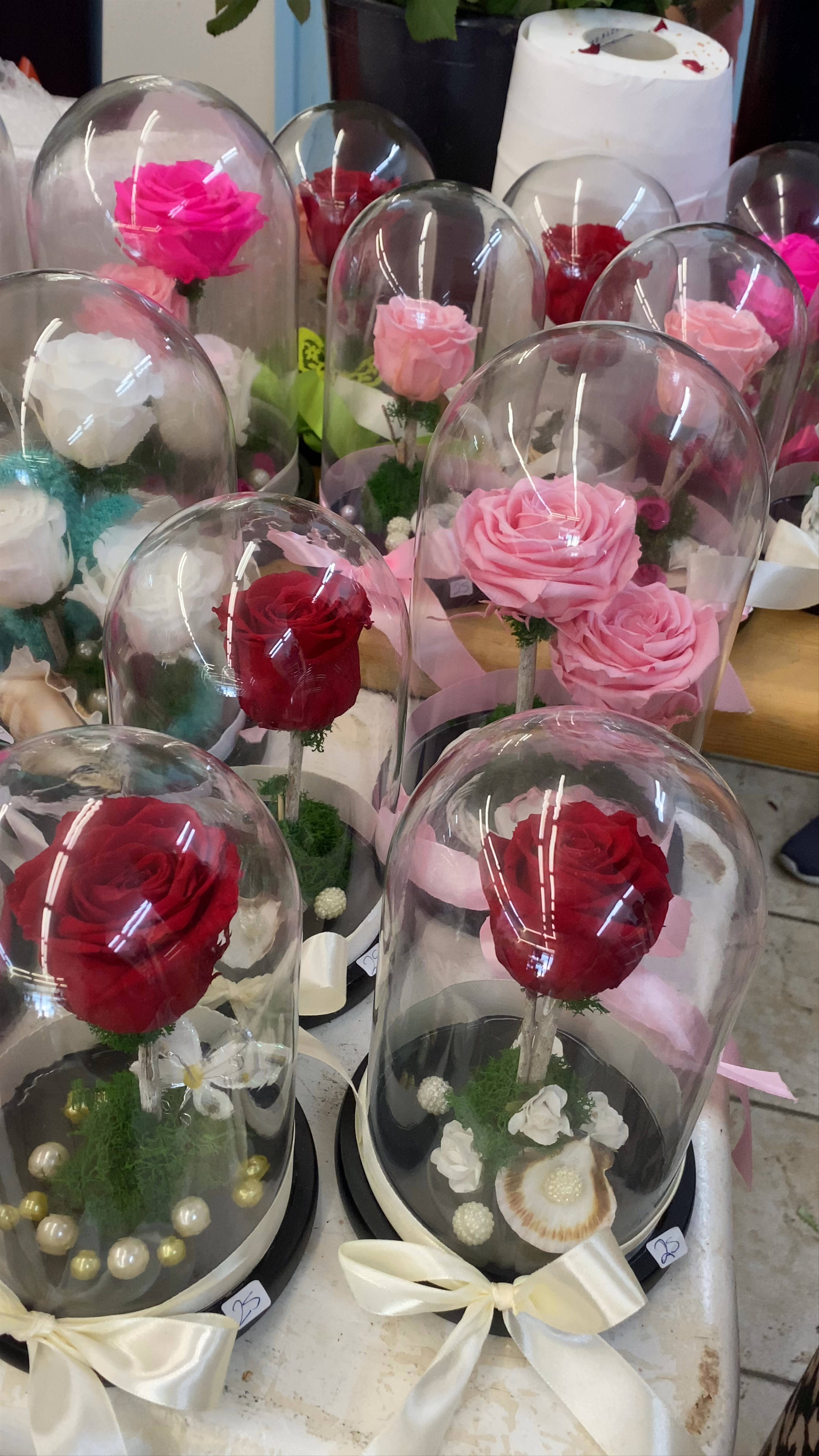 Enchanting Preserved Roses and Lush Florals at ΦΙΛΑΝΘΗΣ Florist, Mykonos