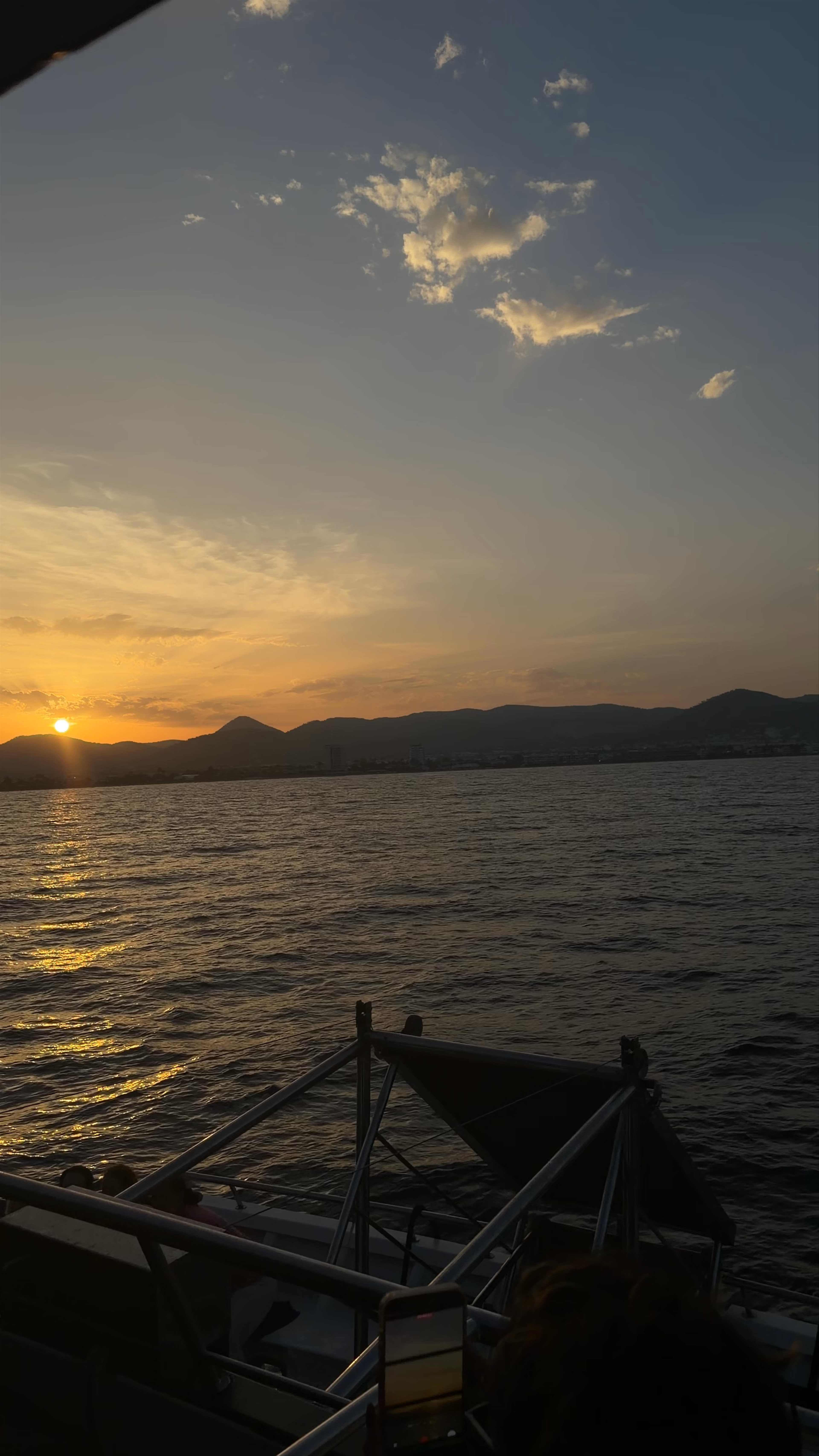 LOCOSXIBIZA - Alquiler de Barcos