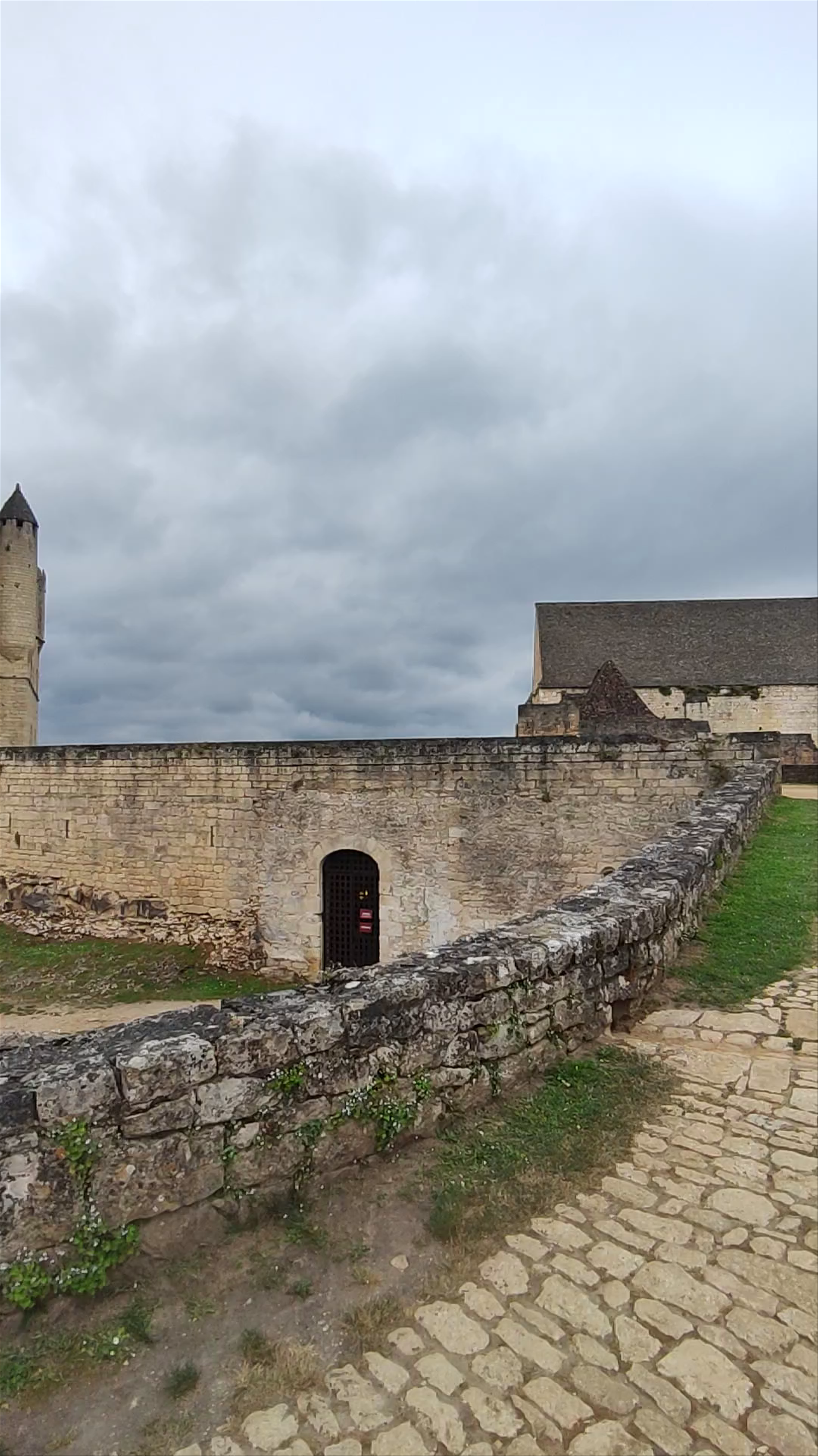 Castillo de Beynac: Majestic Medieval Fortress in Beynac-et-Cazenac