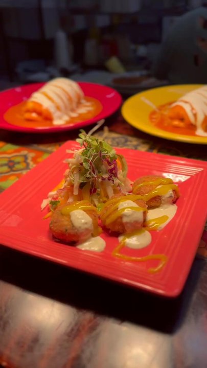 Los Gallitos - Award winning crab cakes and wet burritos - Mexican Near Me - Fort Bragg, California