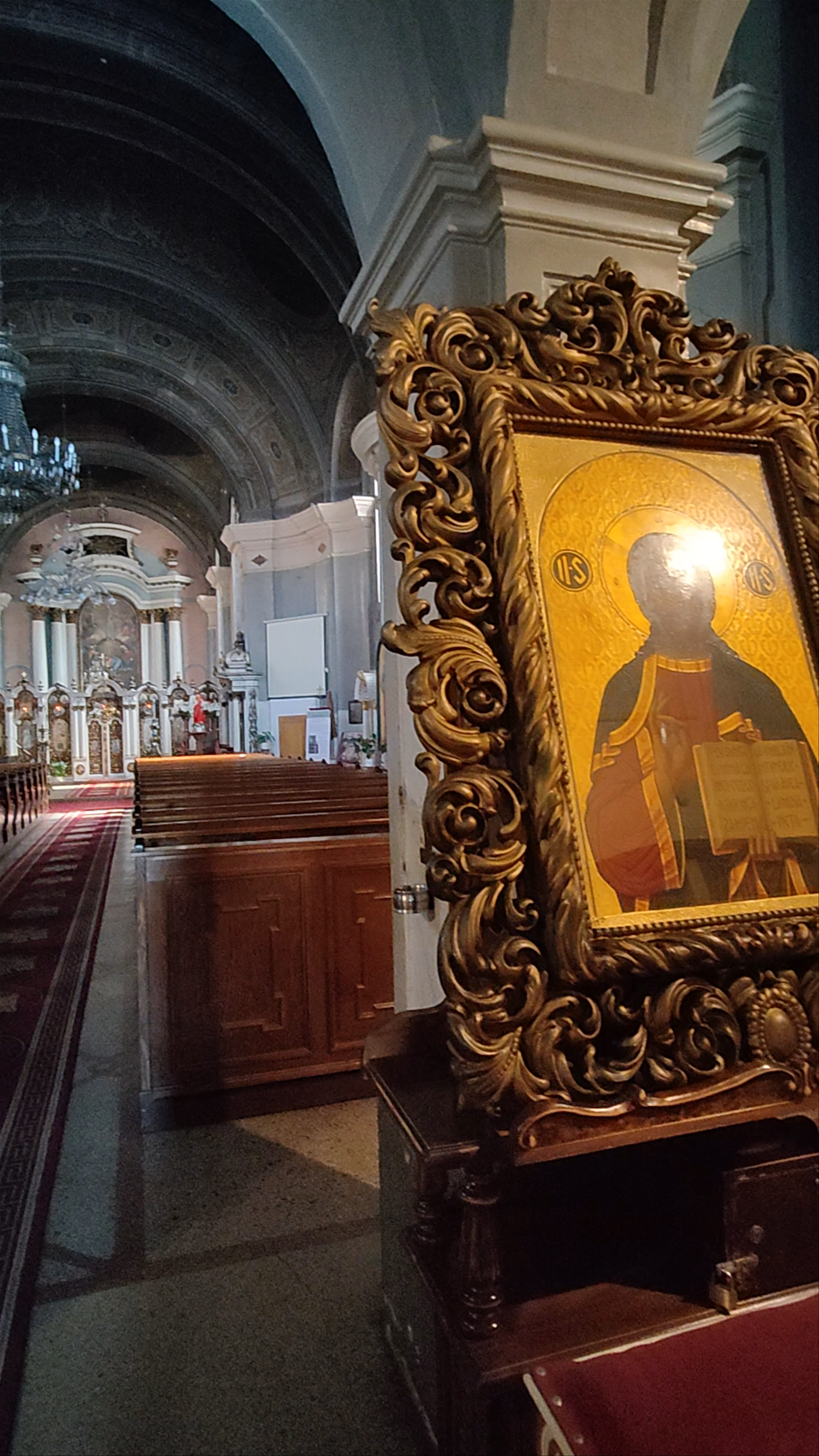 Catedrala Greco-Catolică „Schimbarea la Faţă” in Cluj-Napoca: A Sacred Journey through Romanian Heritage
