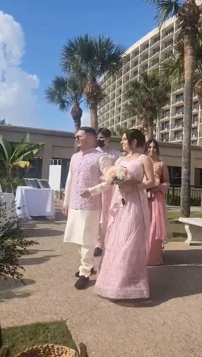 Flowers By Nino - Love these bouquets!! The flowers were gorgeous and complimented all our different dresses so well. Classy, elegant and charming! - Florists Near Me - Houston, Texas