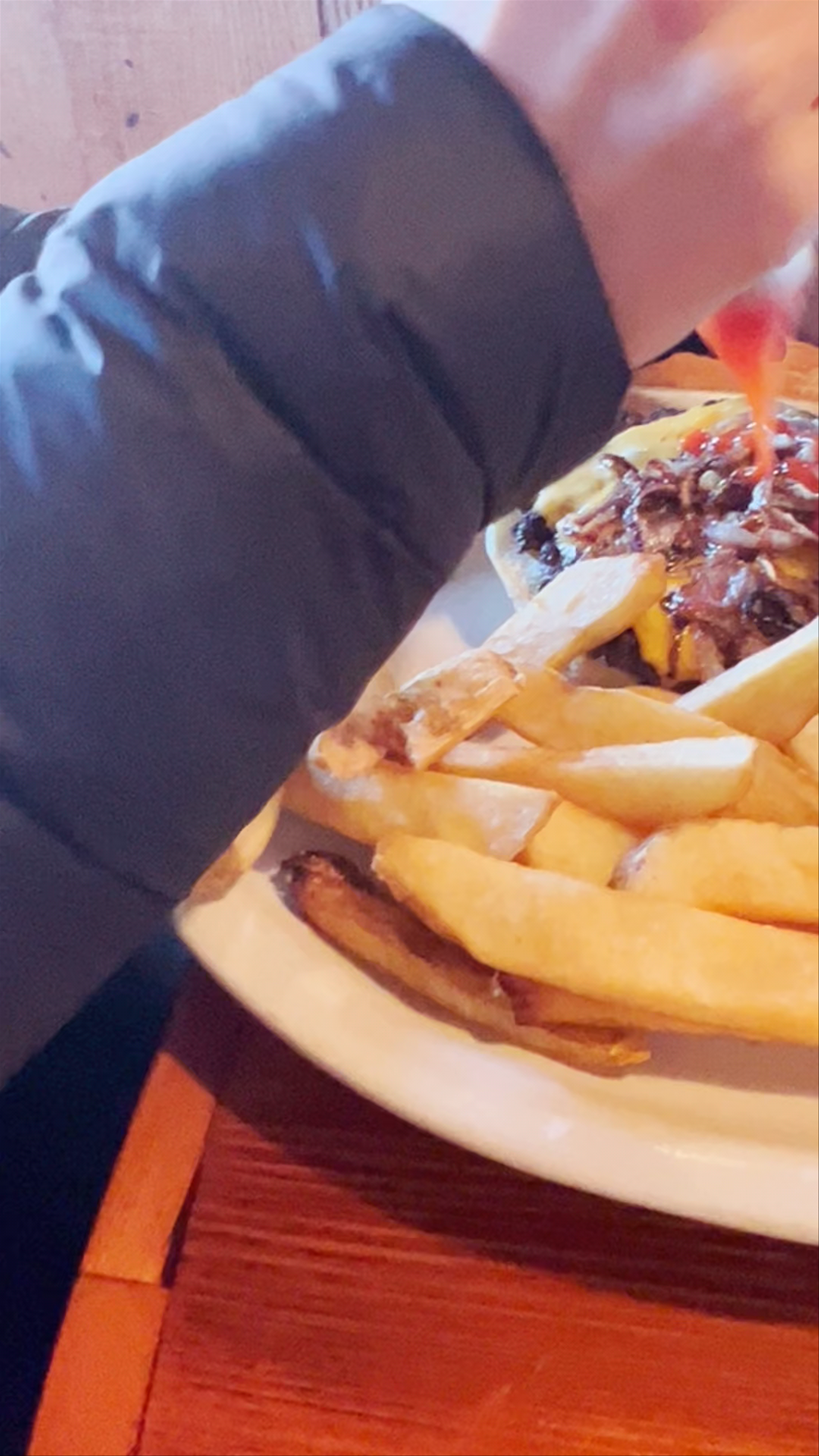 Cedar's Restaurant & Lounge