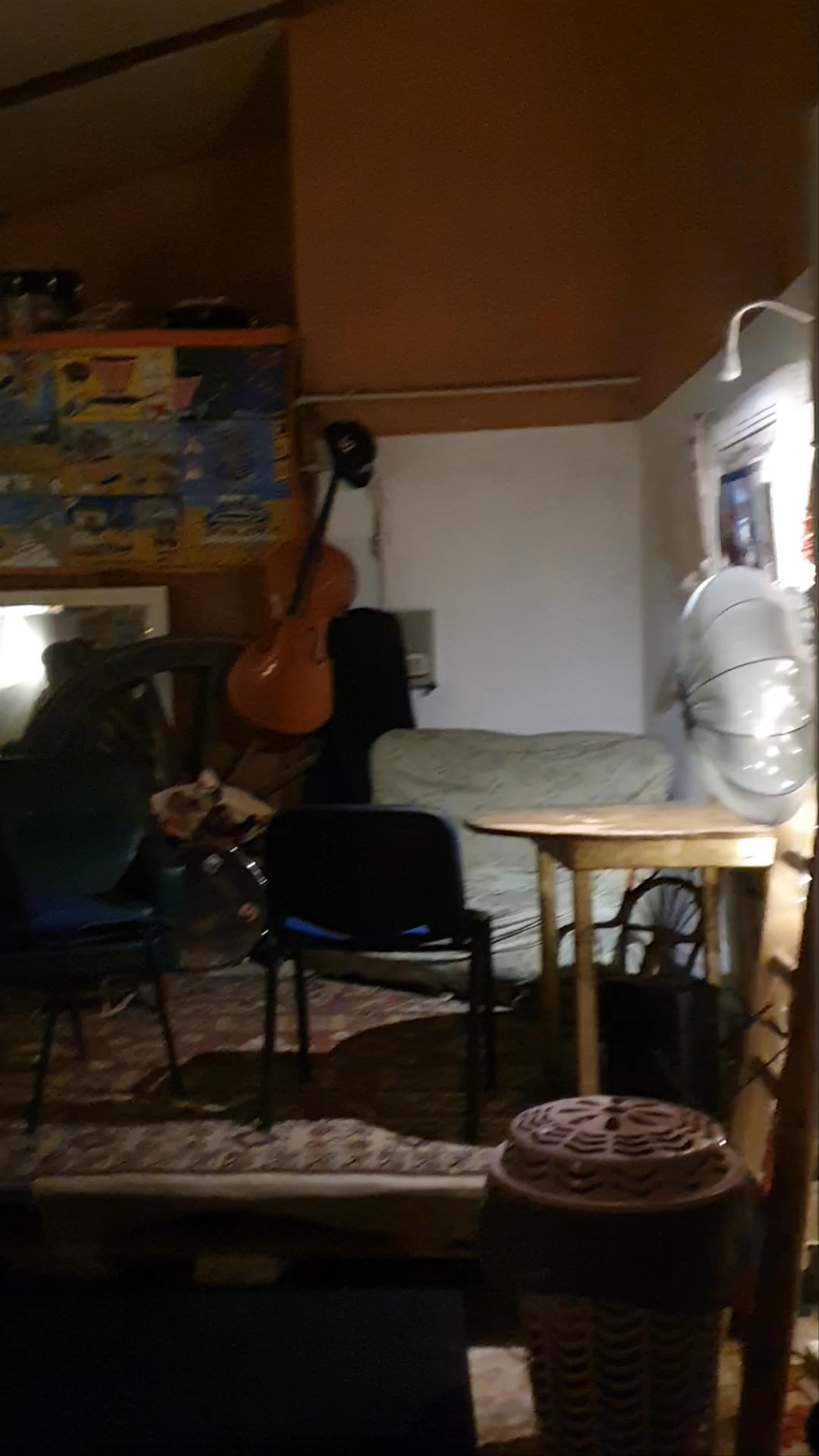 Cozy Artistic Hangout in Roma’s Santa Libbirata - La Carretteria