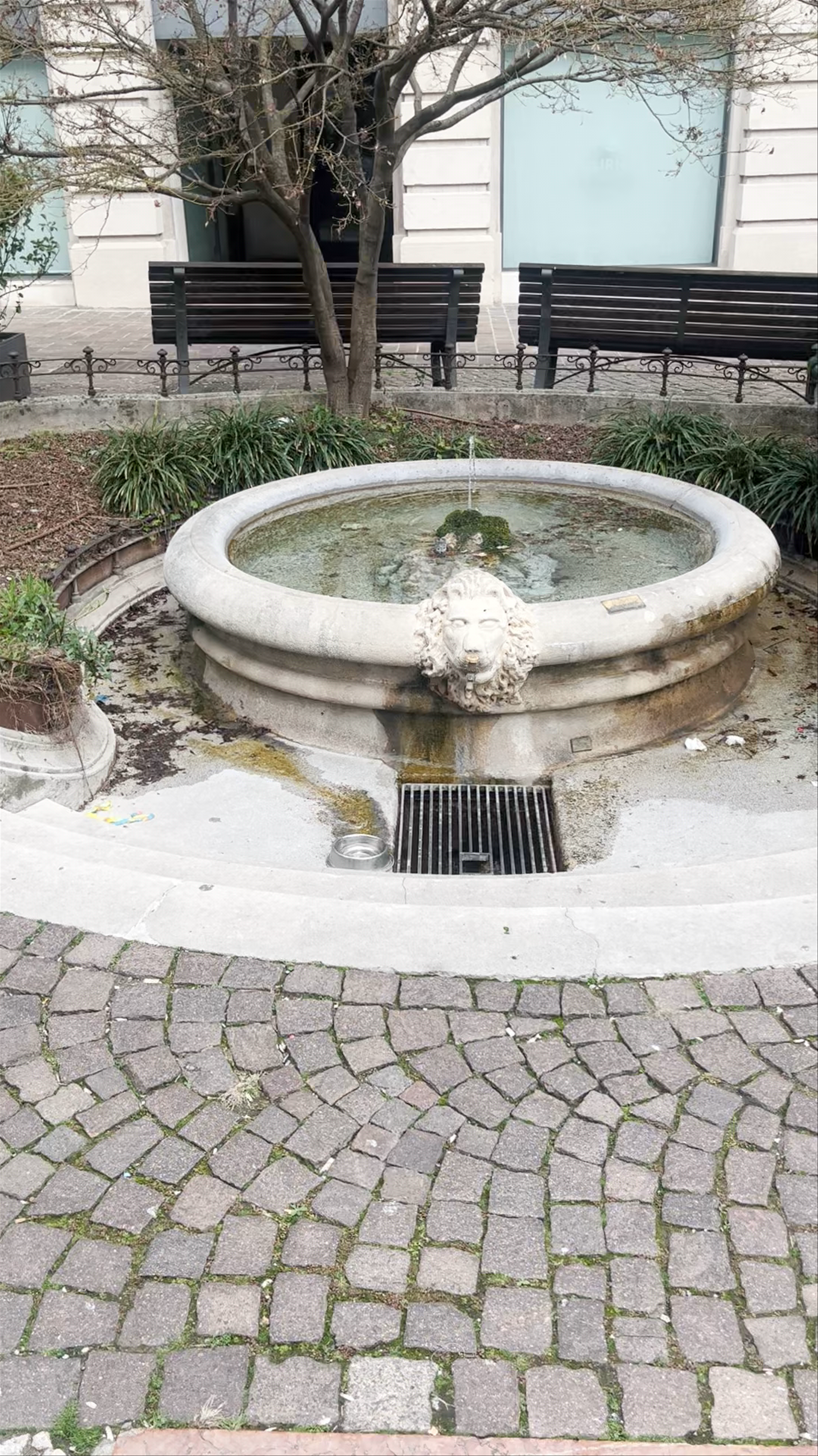 Fontana di Piazzetta Crispi
