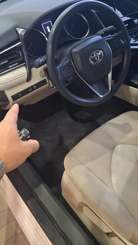 تويوتا كامري LE 2022