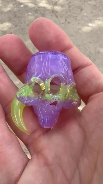 Preview pic of Ghost Glass Bead