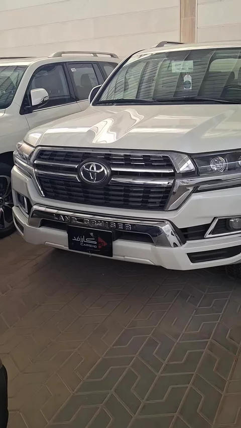 تويوتا لاندكروزر GXR 2021