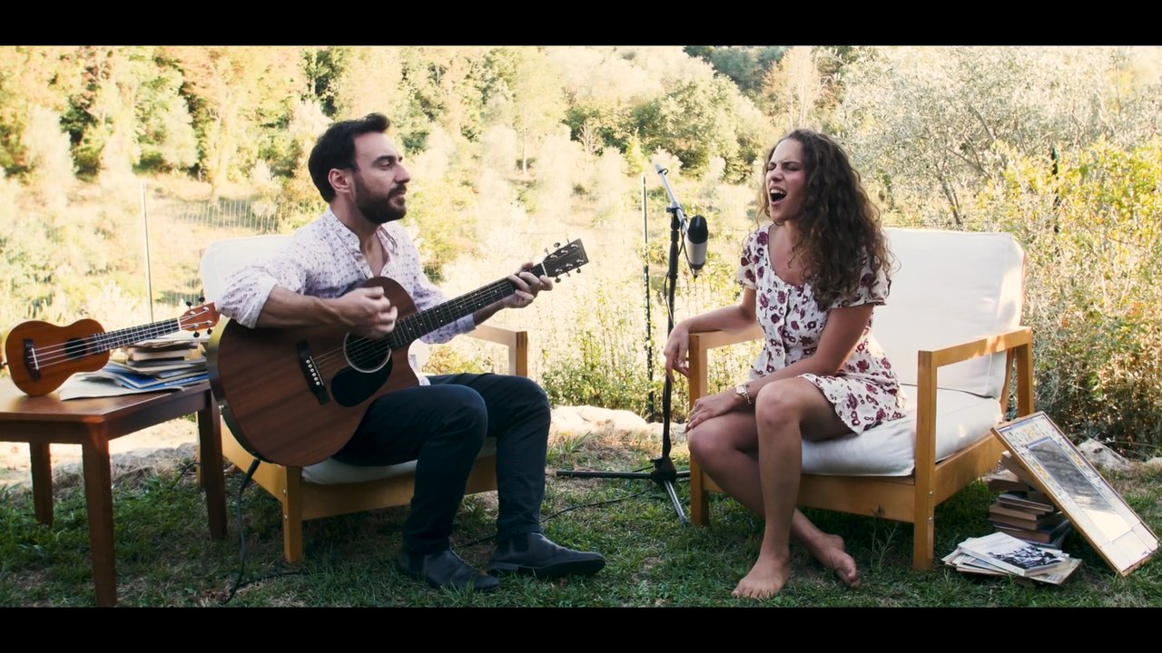 The Florence Acoustic Duo - Yellow - video
