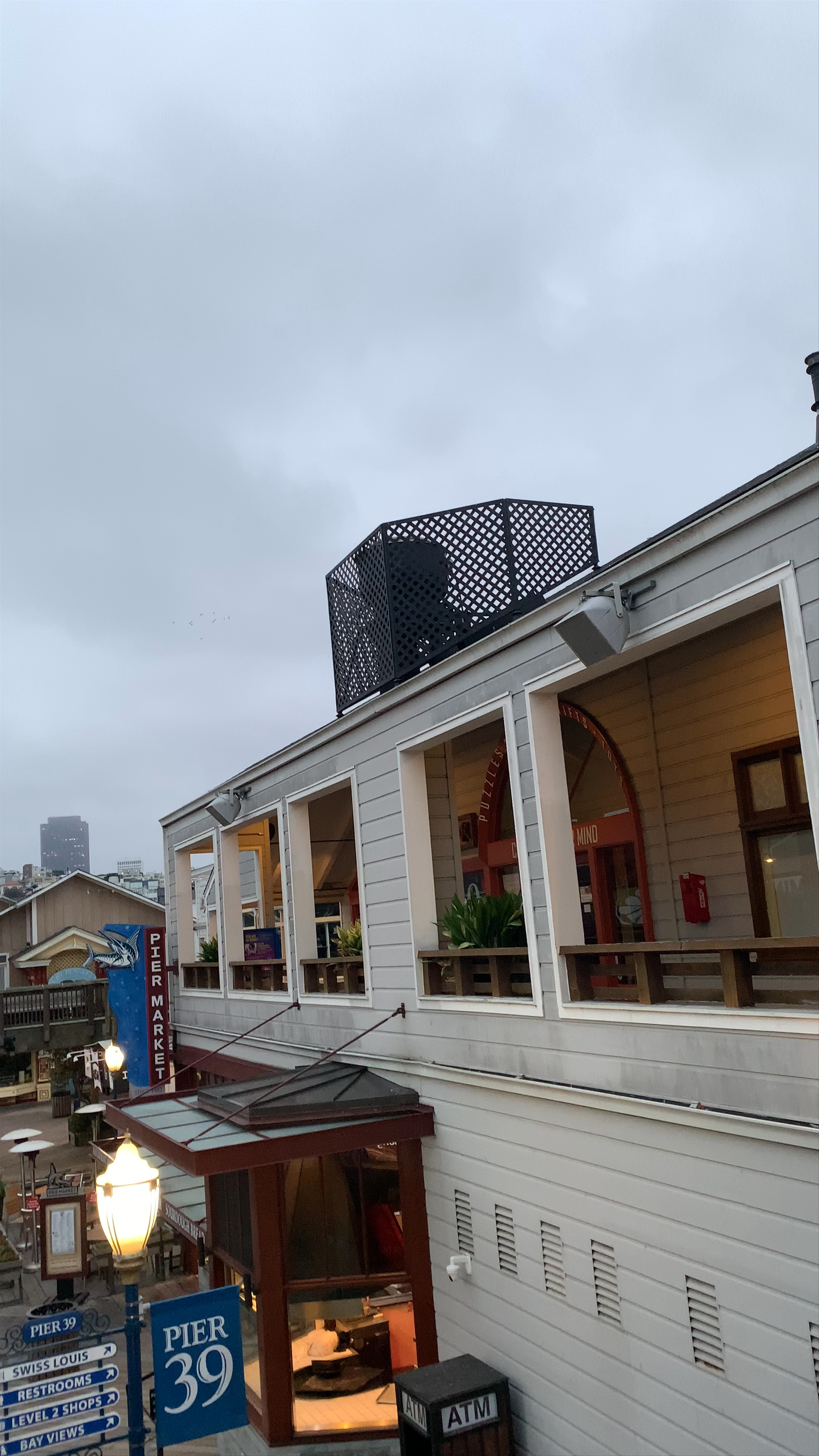 Pier 39: Vibrant Waterfront Life in San Francisco