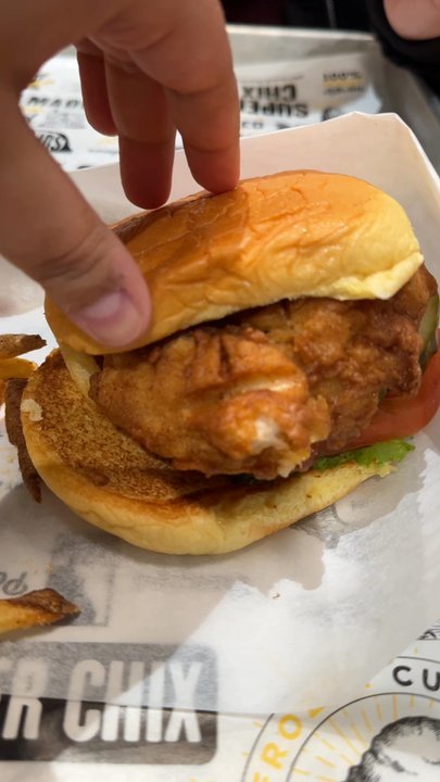 Super Chix - A very sad excuse for a sandwich. Thanks for the aioli.....? - Chicken Shop Near Me - Puyallup, Washington