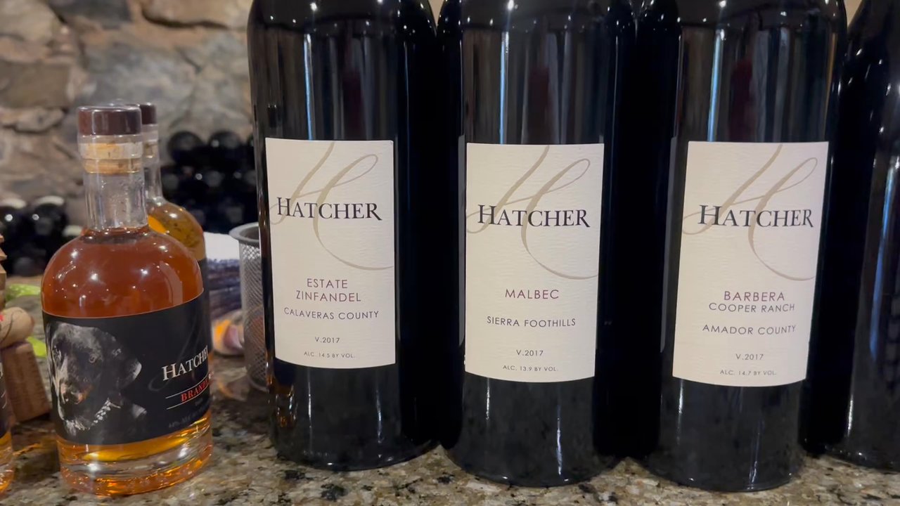 Hatcher Winery Tasting Room - Wineries Near Me - Murphys, California