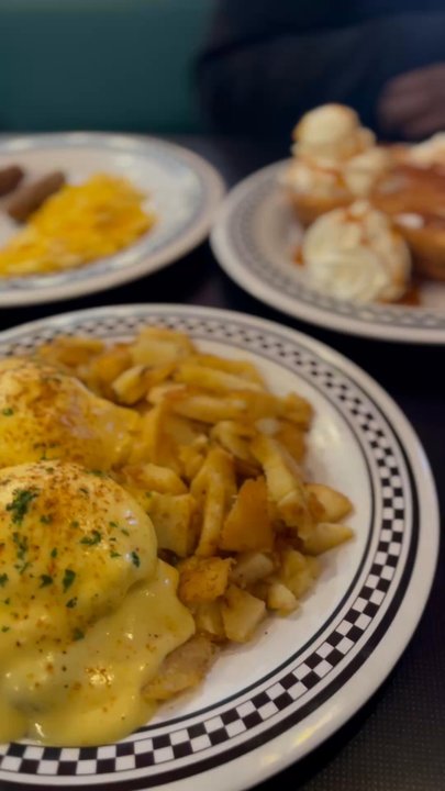 Sip & Bite - Cheese Grits, Chesapeake Benedict, French Toast Deluxe, Cheesecake Stuffed French Toast - Diners Near Me - Baltimore, Maryland