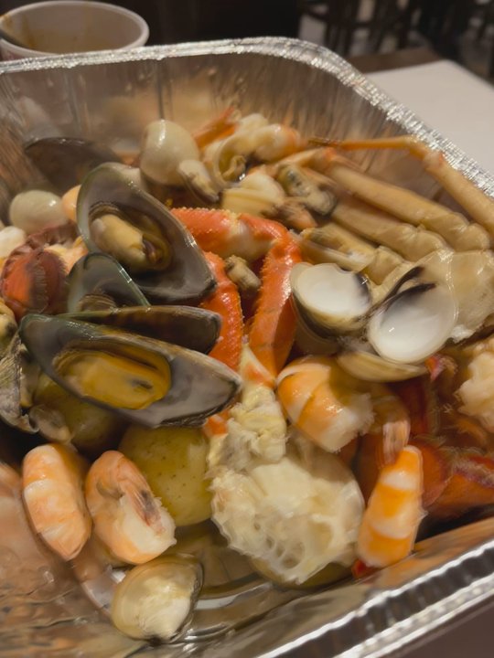 Shaking Crab - Date night - Seafood Near Me - Foxborough, Massachusetts