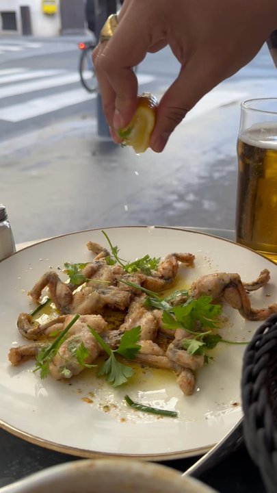Les Antiquaires - Frog legs - Bistros Near Me - Paris, 75