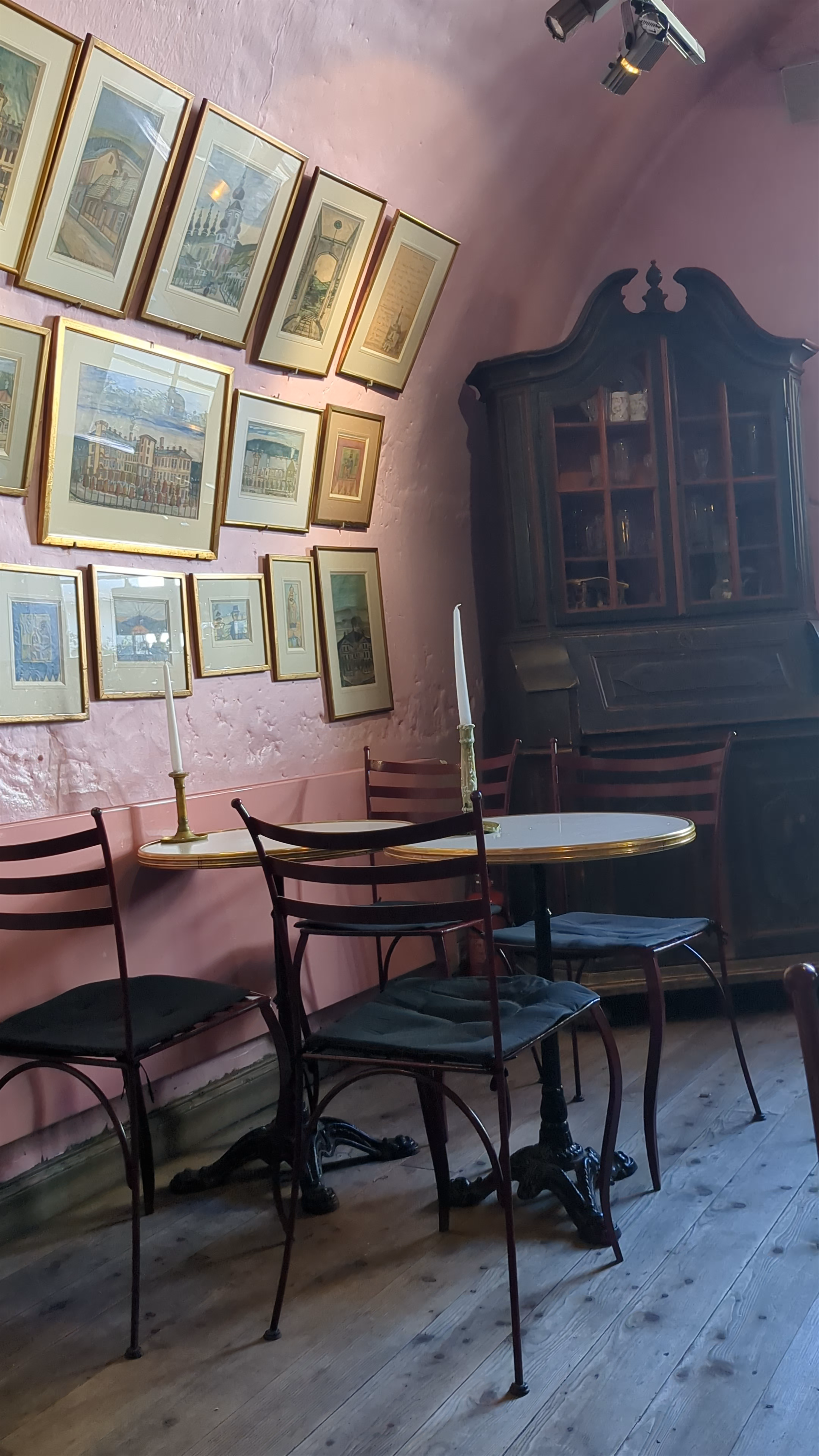 Camelot Cafe