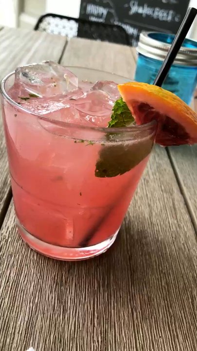 Center Hub - Endless Summer - Cocktail Bars Near Me - Irvine, California